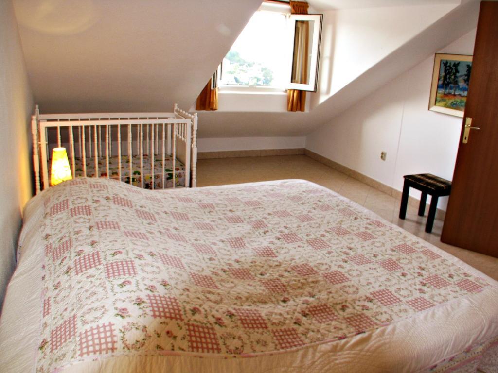 Apartment Martinic Pucisca Rum bild
