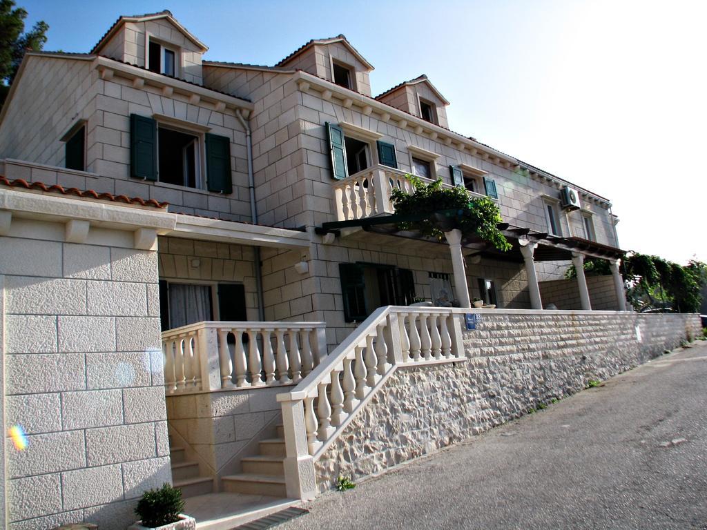 Apartment Martinic Pucisca Rum bild